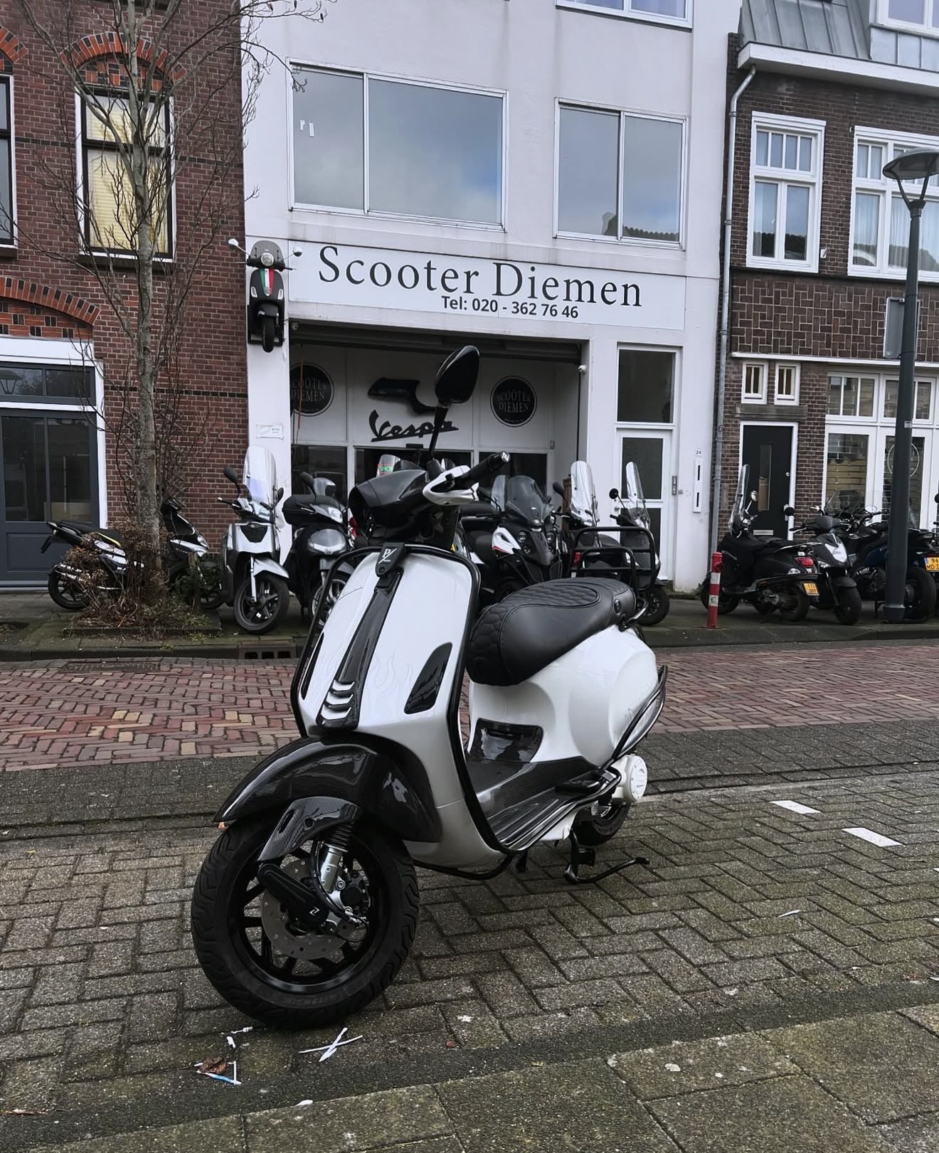 Showroom van Scooterdiemen in Diemen met scooters